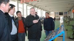 国际焊接学会国际授权主席克里斯蒂安·阿伦斯来实训基地参观考察