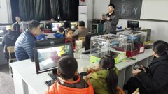 上马街道东张小学学生走进山东省轻工工程学校3D打印实验室