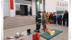 刻苦训练筑牢校园防火墙---山东省轻工工程学校组织微型消防站队员培训