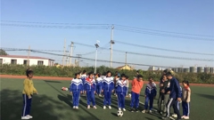 大手拉小手 “轻风化雨”携手共成长