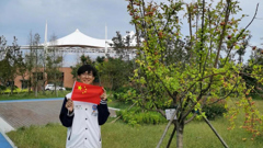【轻工爱展示】我与国旗合张影（一）
