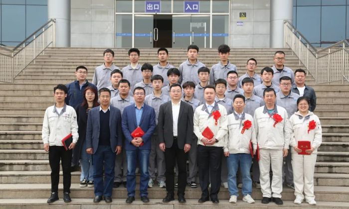 校企共建育工匠 创新发展谱新篇——山东省轻工工程学校与企业共建“现代电气实训基地”揭牌暨“现代学徒制-未来工匠班”开班