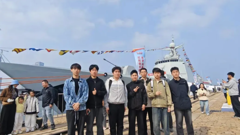 轻工学子｜青春与战舰相遇——2021级电气自动化班学生代表参观海军节舰艇开放日活动