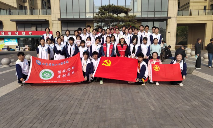 轻工学子｜志愿服务进社区 浓浓温情暖人心——2024级生物班组织开展社区义工志愿服务活动